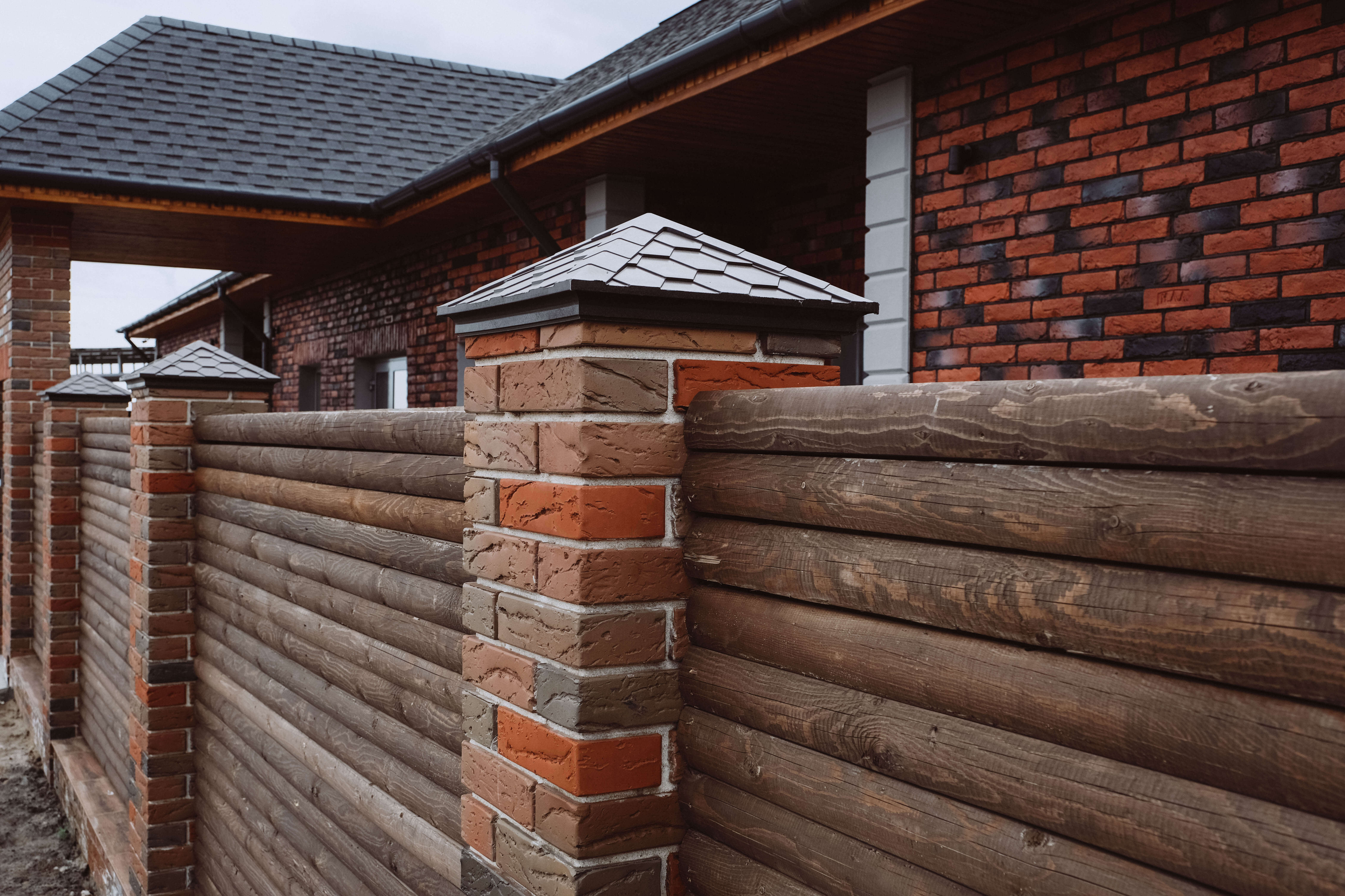 Колпак Zking Эверест Коричневый на столб 1.5х1.5 кирпича (390х390мм) в Магадане фото