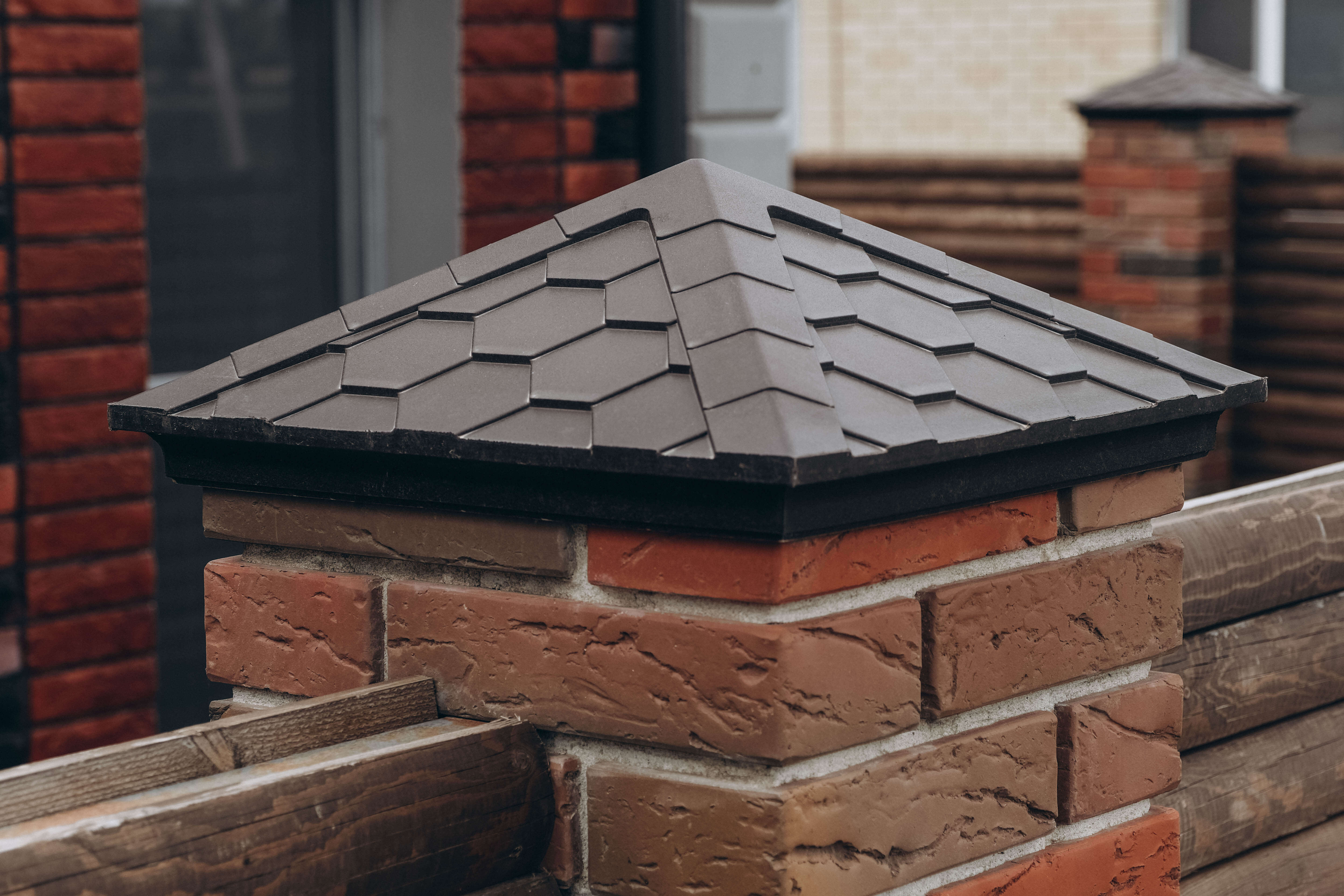 Колпак Zking Эверест Коричневый на столб 1.5х1.5 кирпича (390х390мм) в Магадане фото